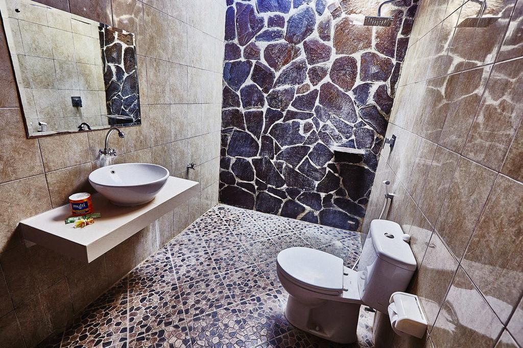 Matra Bali Guesthouse Canggu Buitenkant foto