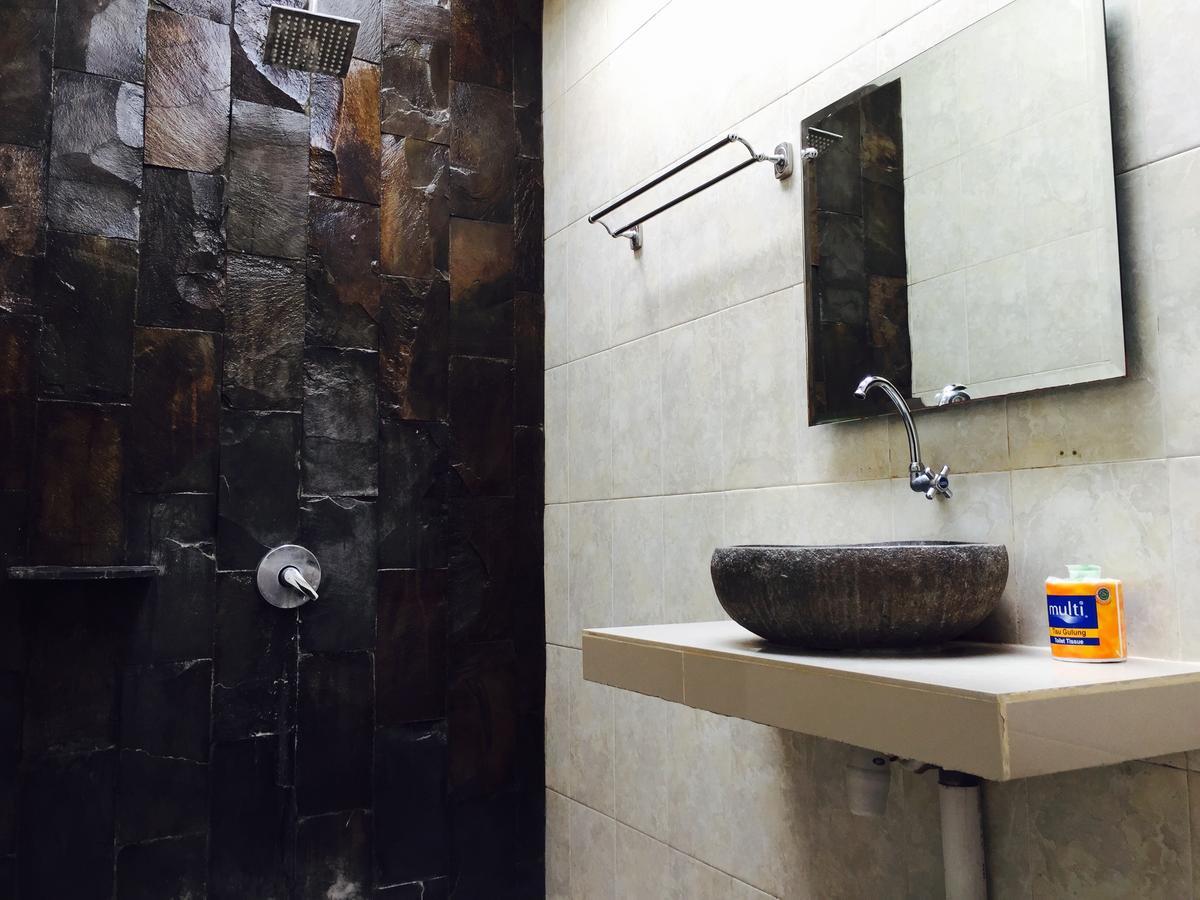 Matra Bali Guesthouse Canggu Buitenkant foto