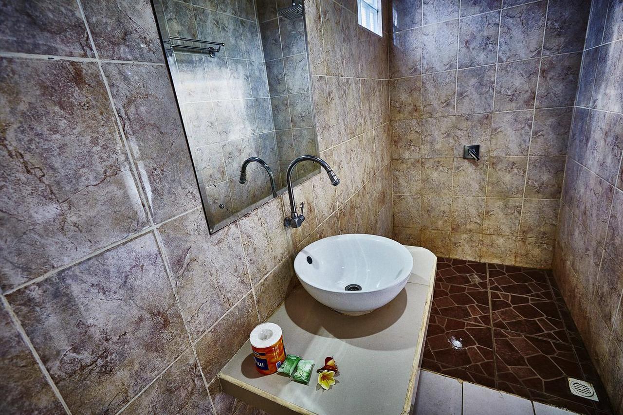 Matra Bali Guesthouse Canggu Buitenkant foto